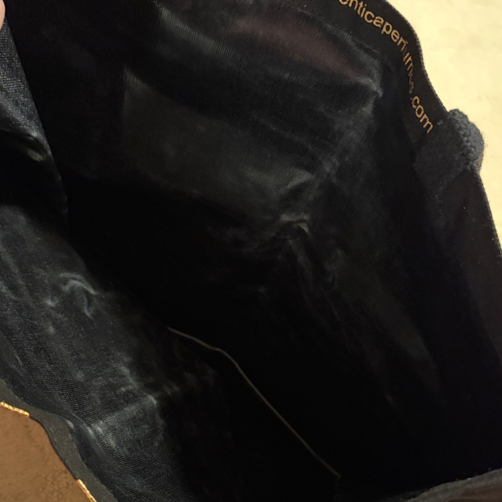 Orientica Luxury Black and Gold Tote Bag - Picture 3 of 3